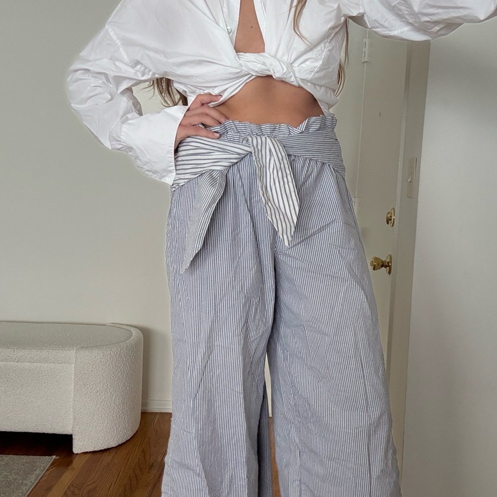 High-Waist Tie-Waist Wide-Leg Pants in Blue/White Stripe